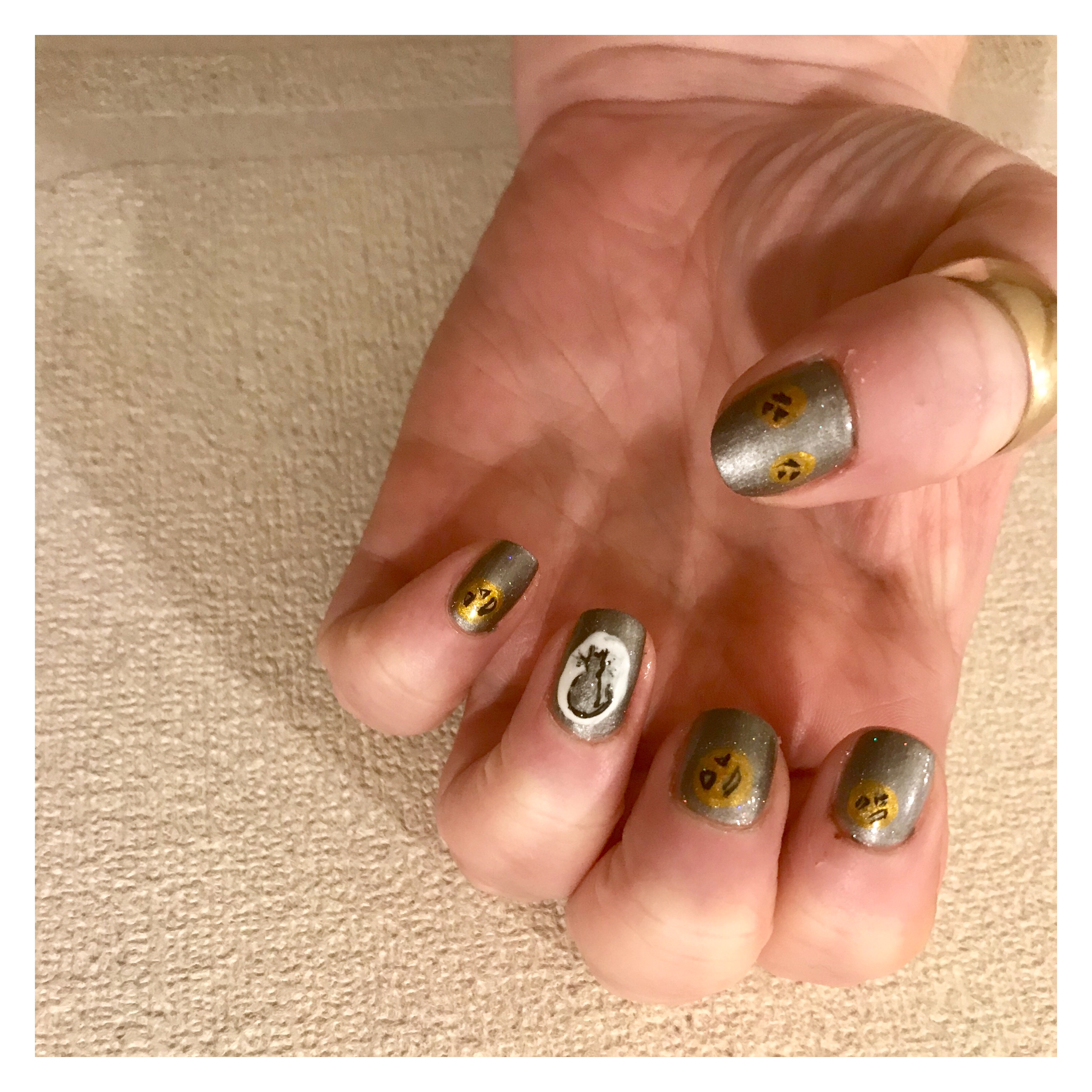 Halloween cat nail art, ly h Kerr