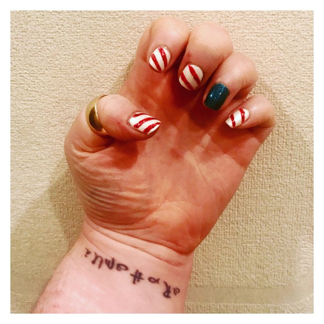 ly h Kerr Xmas nail art