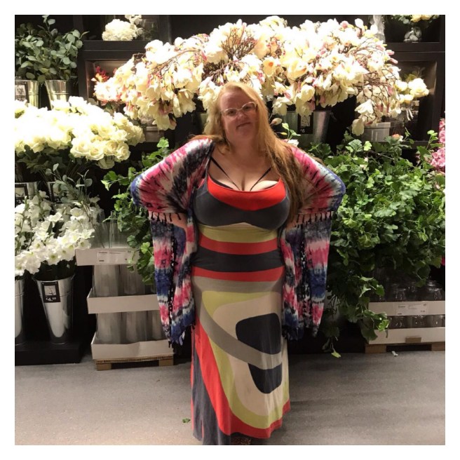 Monsoon print maxi, faux flower display 