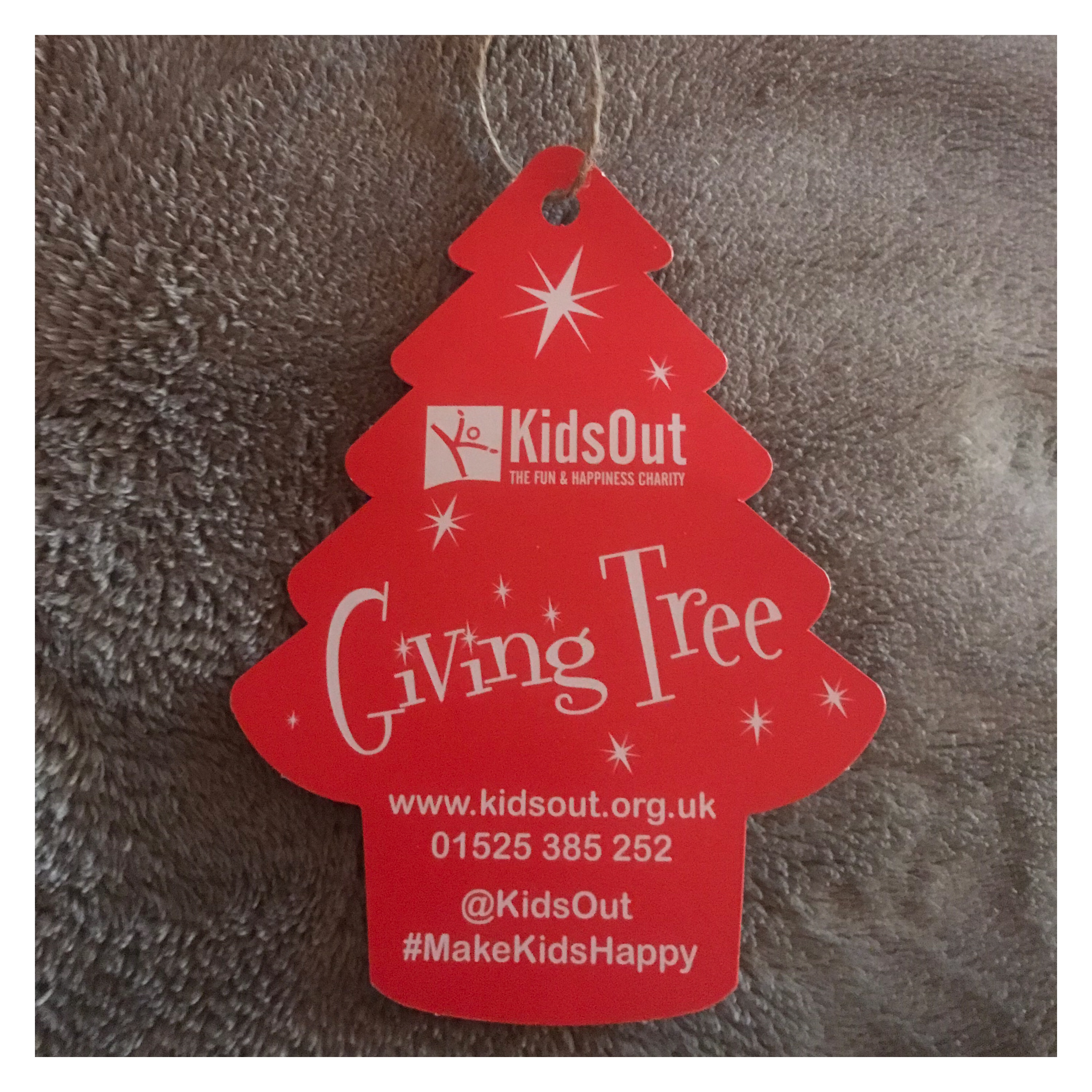 Giving tree gift tag