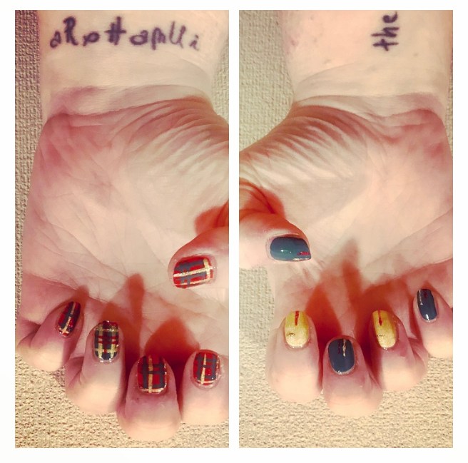 Tartan nail art 