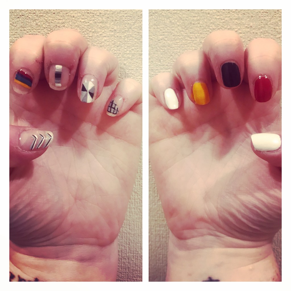 Graphic greyscale nail art 