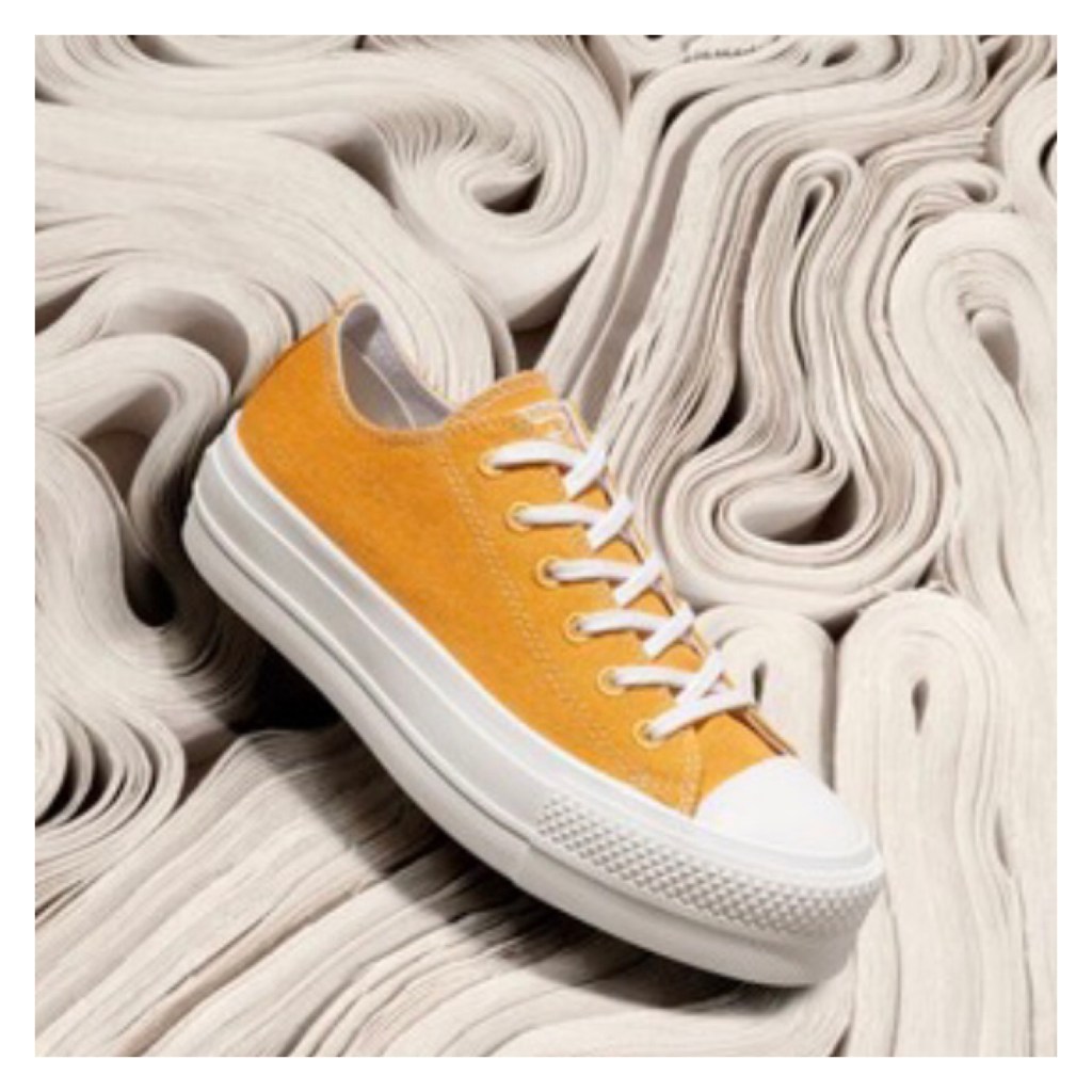 Converse  yellow flatforms 