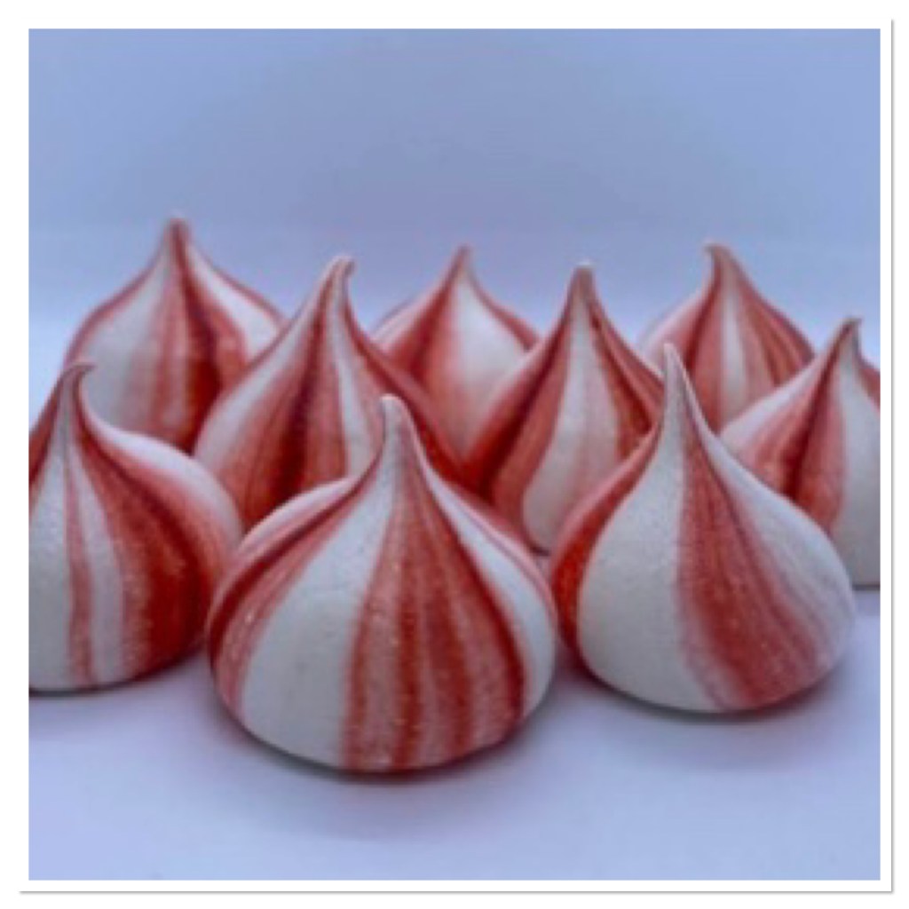 Pink & white meringue kisses 